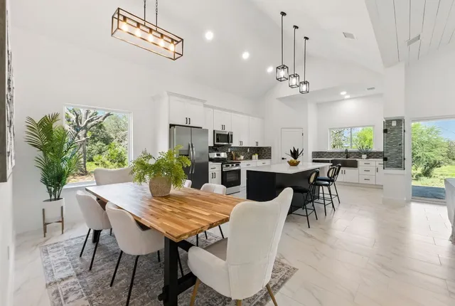 $2,800 | 418 Bedford Drive, Spicewood, TX 78669