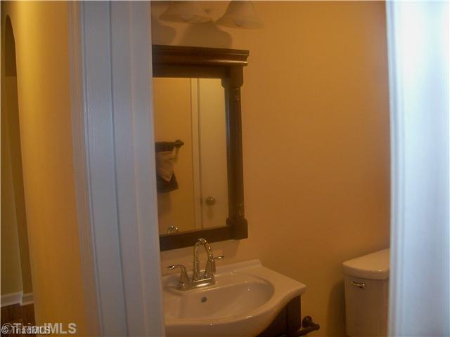 1410 Rotherwood Road Greensboro, NC 27406 - Photo 10 of 12 Bath.