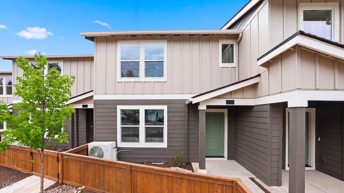 61211 Parrell Road Bend, OR 97702 - Photo 1 of 28 Gallery Image 1