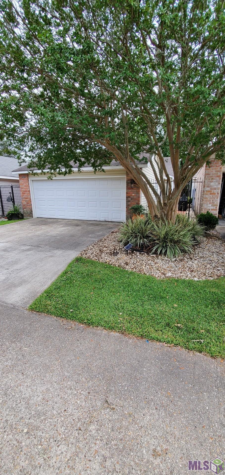 1953 Stonegate Court Baton Rouge, LA 70815 - Photo 1 of 18 Gallery Image 1
