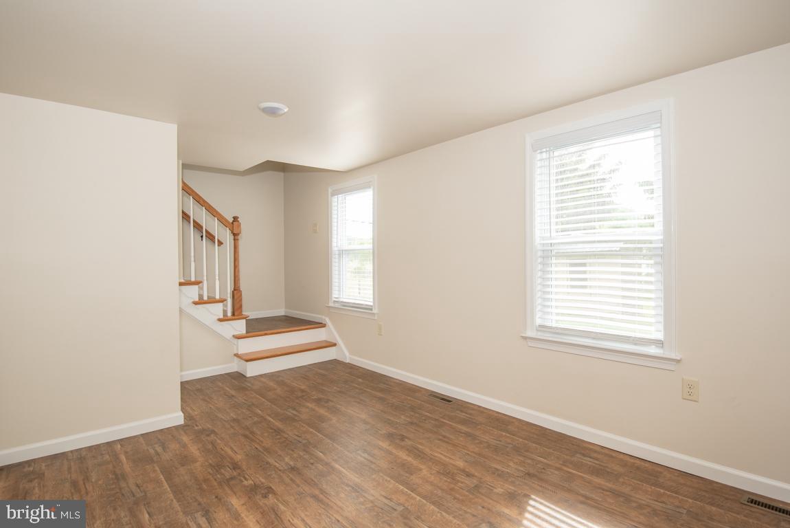 696 Overlys Grove Road New Holland, PA 17557 - Photo 12 of 28 Gallery Image 12