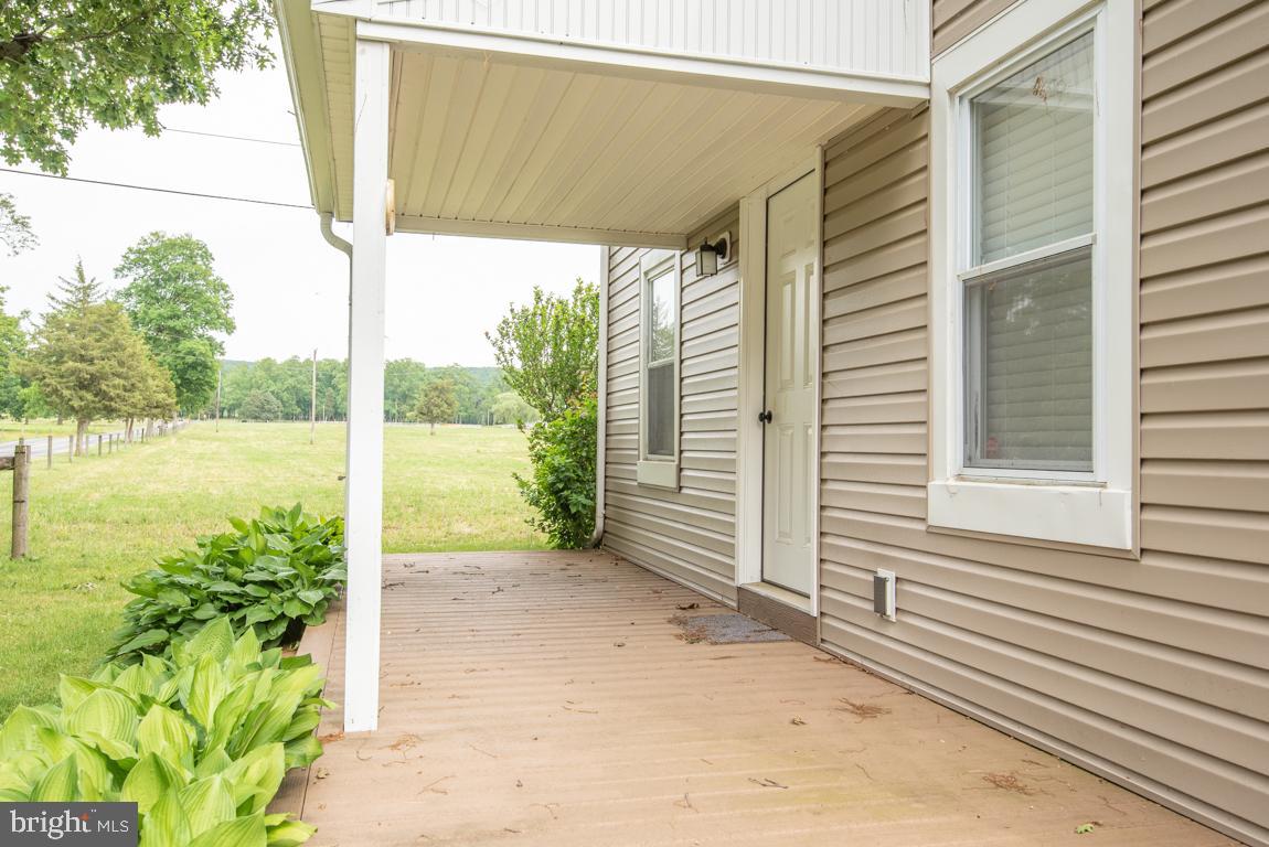 696 Overlys Grove Road New Holland, PA 17557 - Photo 3 of 28 Gallery Image 3