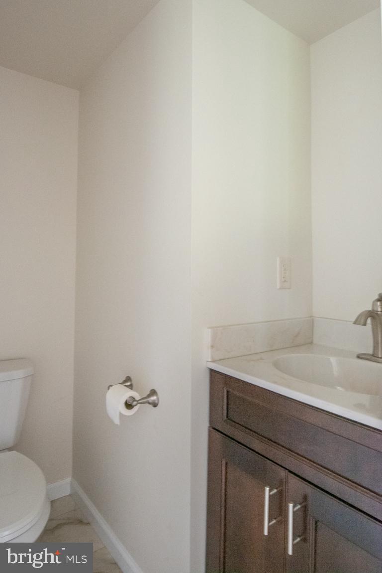 696 Overlys Grove Road New Holland, PA 17557 - Photo 8 of 28 Gallery Image 8