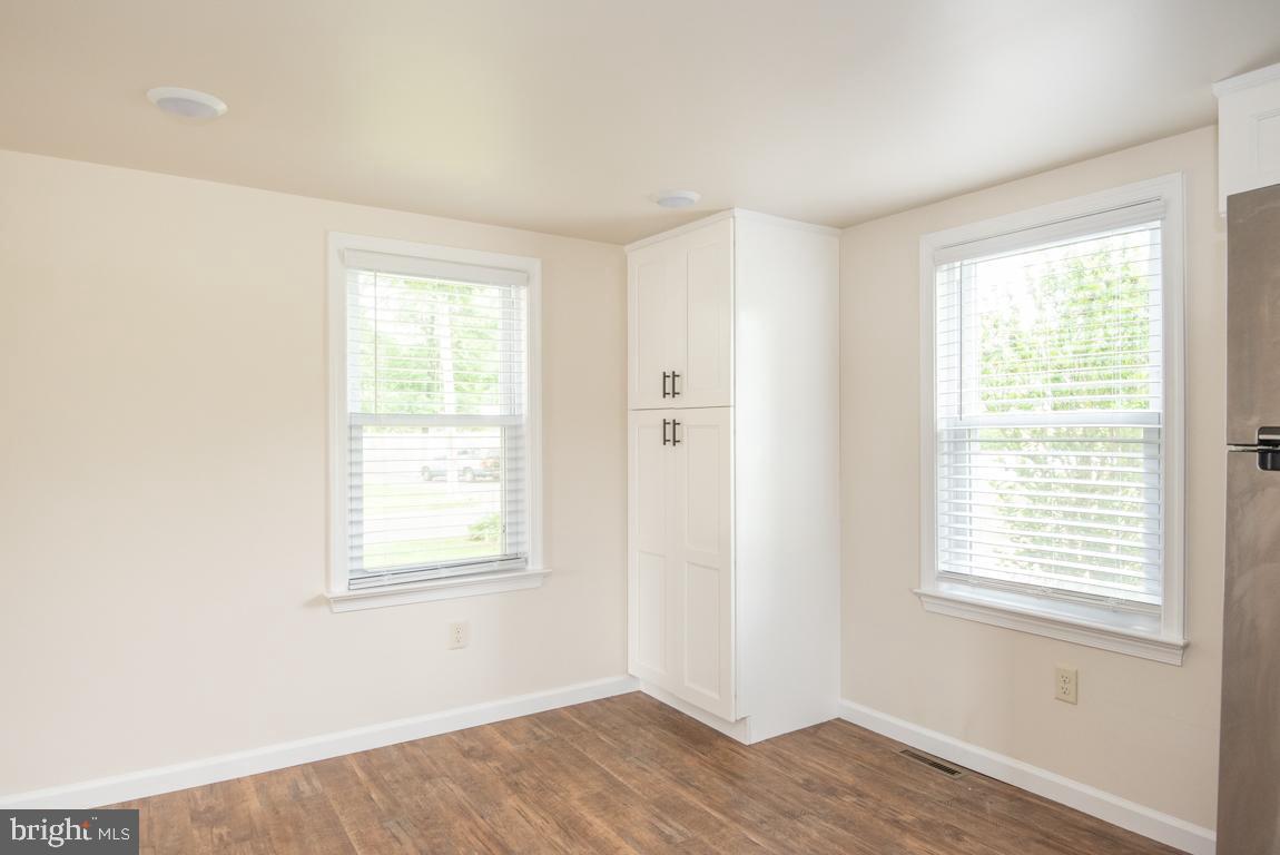 696 Overlys Grove Road New Holland, PA 17557 - Photo 9 of 28 Gallery Image 9