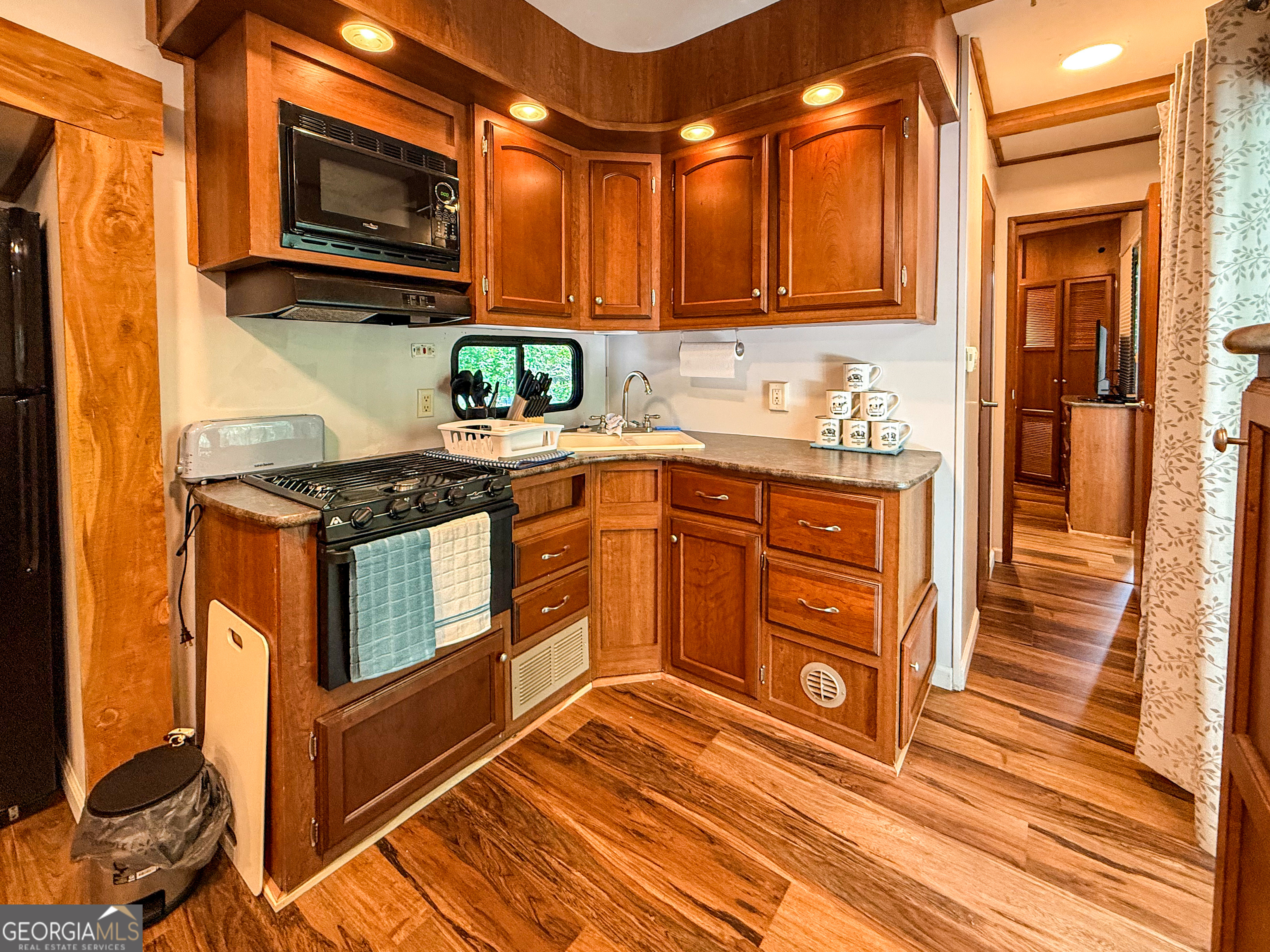 22 Nob Hill Ridge Cleveland, GA 30528 - Photo 8 of 27