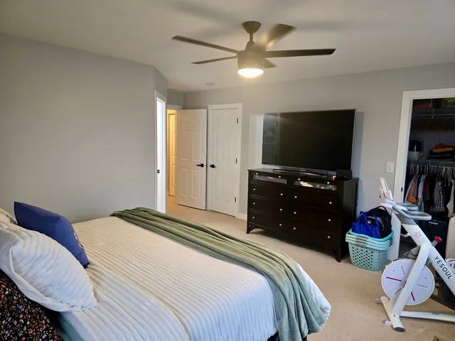 $2,399 | 571 Springbrook Trail North, Unit 571, Oswego, IL 60543