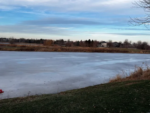 $2,399 | 571 Springbrook Trail North, Unit 571, Oswego, IL 60543