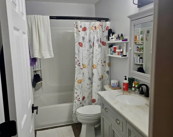 $2,399 | 571 Springbrook Trail North, Unit 571, Oswego, IL 60543
