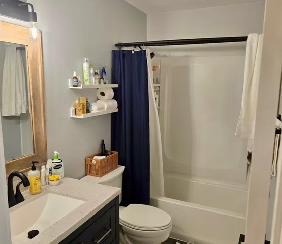 $2,399 | 571 Springbrook Trail North, Unit 571, Oswego, IL 60543