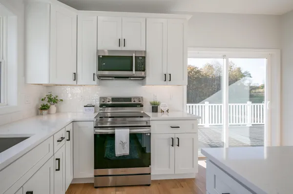 $555,900 | 28 Dalton Drive, Barnstead, NH 03225