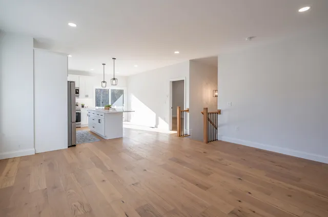 $589,900 | 28 Dalton Drive, Barnstead, NH 03225