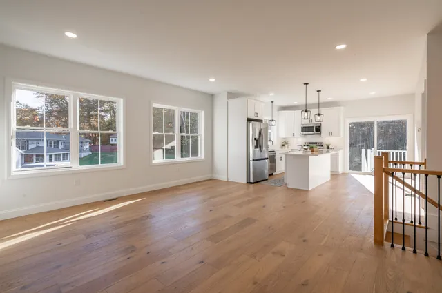 $589,900 | 28 Dalton Drive, Barnstead, NH 03225