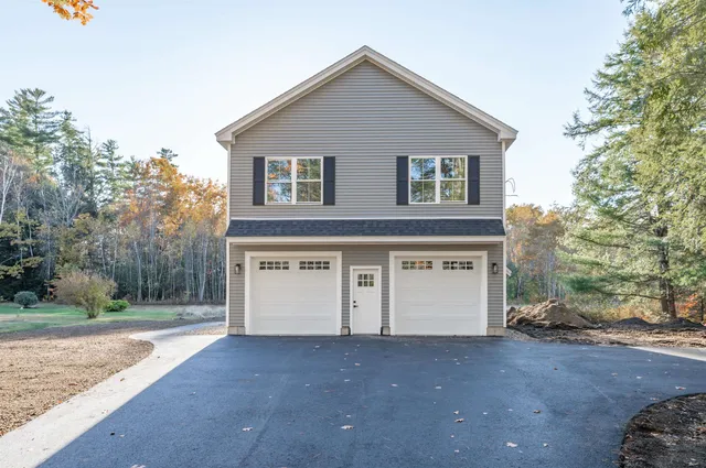 $589,900 | 28 Dalton Drive, Barnstead, NH 03225