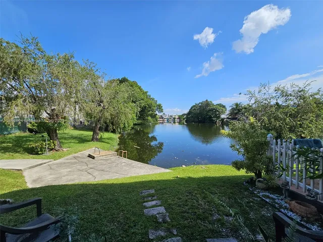 $1,900 | 6961 West 14th Court, Unit 204, Hialeah, FL 33014