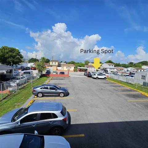 $1,900 | 6961 West 14th Court, Unit 204, Hialeah, FL 33014