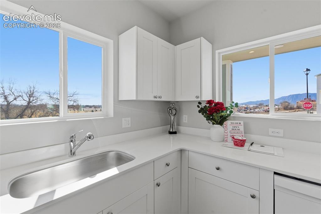 6654 Rawhide Rdg View Colorado Springs, CO 80915 - Photo 13 of 29