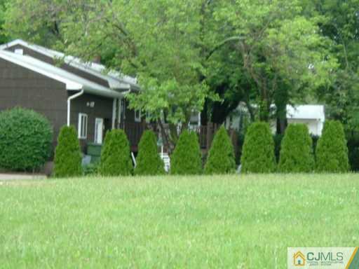 584 Old Post Road Edison, NJ 08817 - Photo 4 of 4