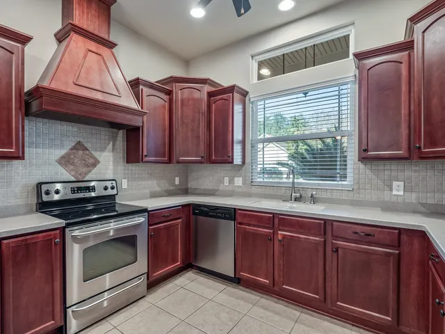 $325,000 | Undisclosed Address, Crawfordville, FL 32327