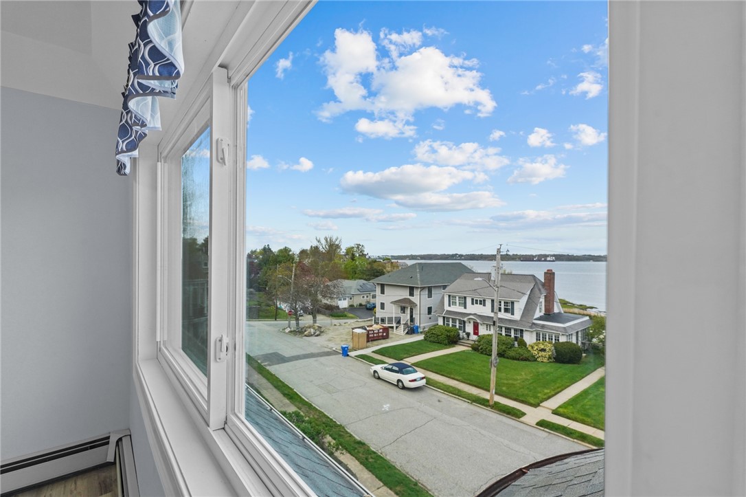 17 Selkirk Road, Unit 3 Cranston, RI 02905 - Photo 1 of 17