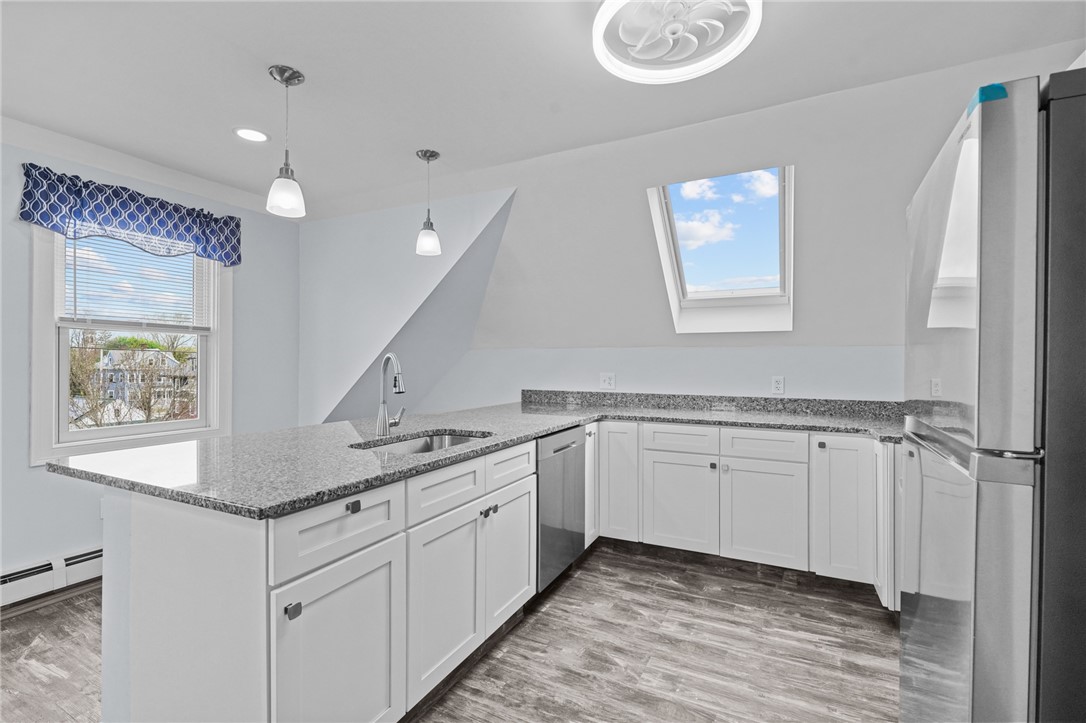 17 Selkirk Road, Unit 3 Cranston, RI 02905 - Photo 5 of 17