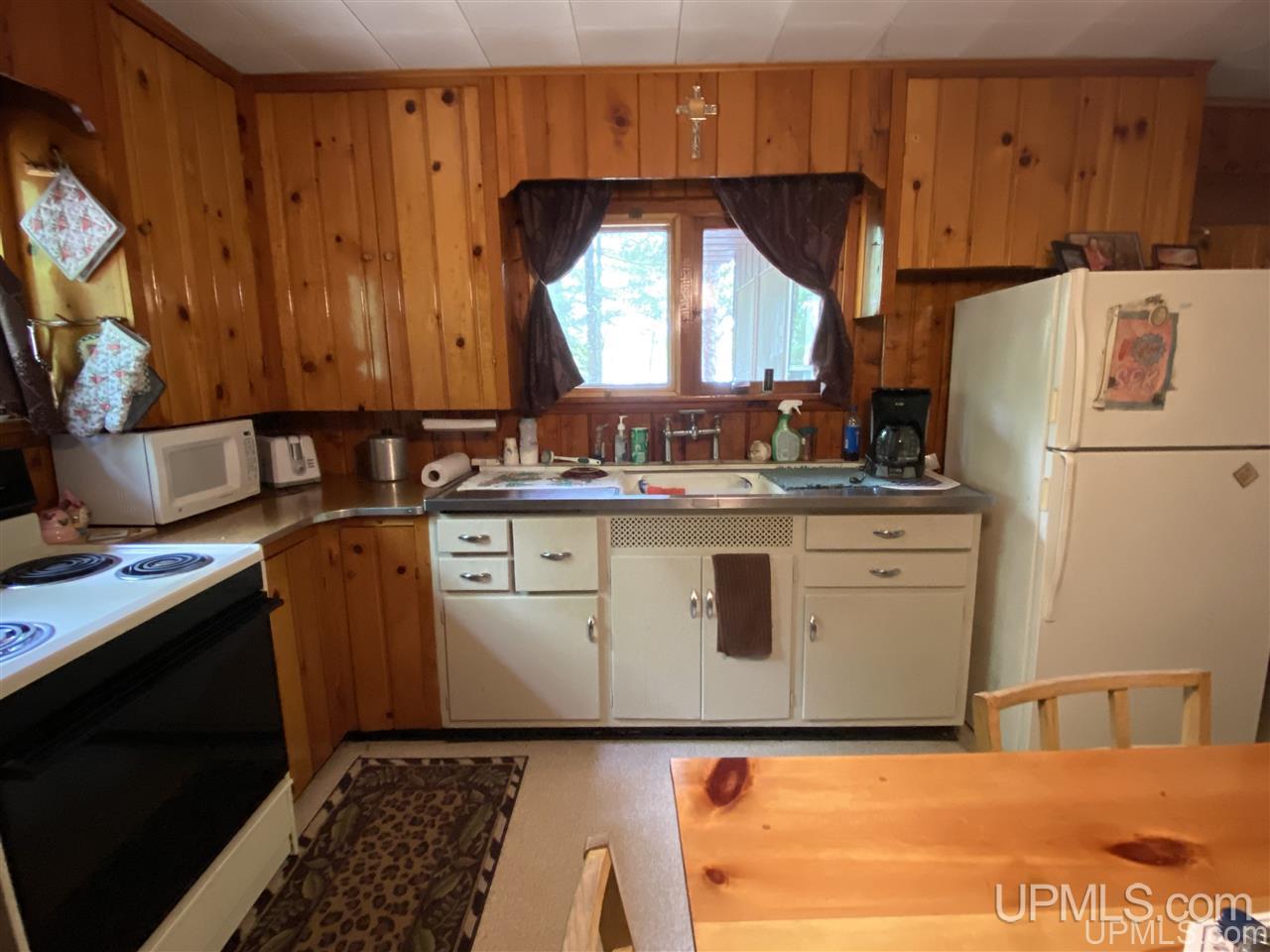 10631 Government Road Manistique, MI 49854 - Photo 5 of 33 Gallery Image 5