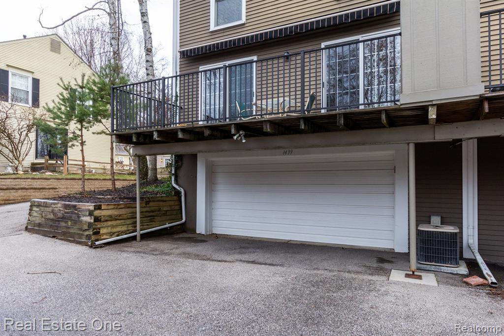 1439 Lantern Lane Rochester Hills, MI 48306 - Photo 27 of 39