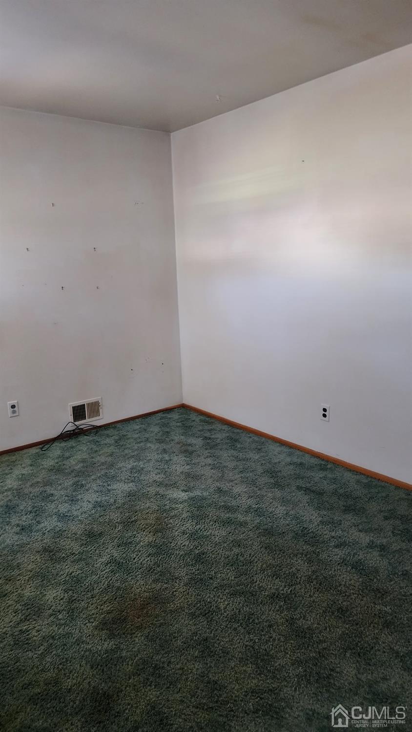 20 Middlesex Avenue Edison, NJ 08820 - Photo 7 of 28 a view of room with window