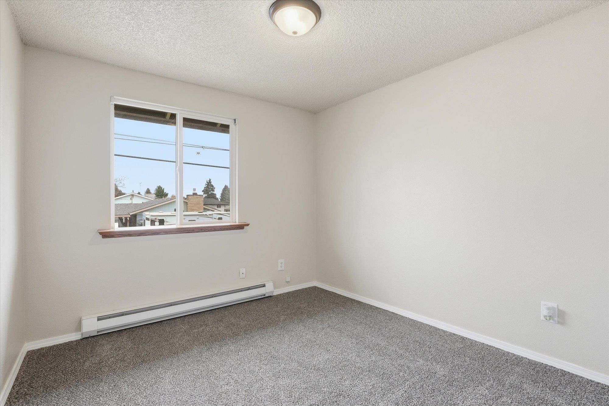 304 East Weile Avenue, Unit 3 Spokane, WA 99208 - Photo 14 of 30