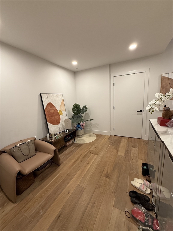 566 Columbus Avenue, Unit 211 Boston, MA 02118 - Photo 15 of 42 a room with furniture