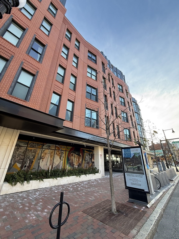 566 Columbus Avenue, Unit 211 Boston, MA 02118 - Photo 41 of 42 a view of a building on a street