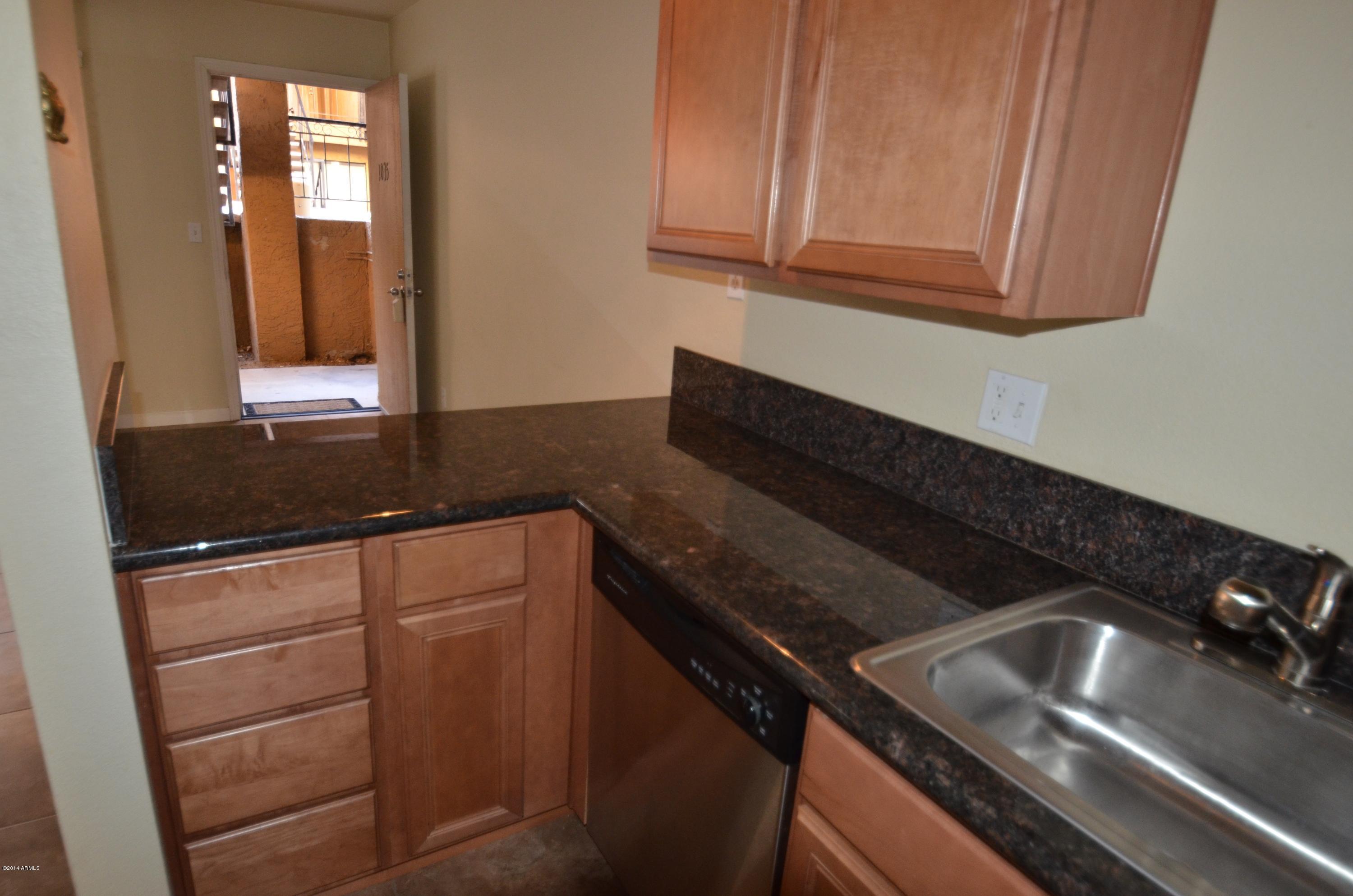 5401 East Thomas Road, Unit 1035 Phoenix, AZ 85018 - Photo 5 of 21 kitchen with granite counter