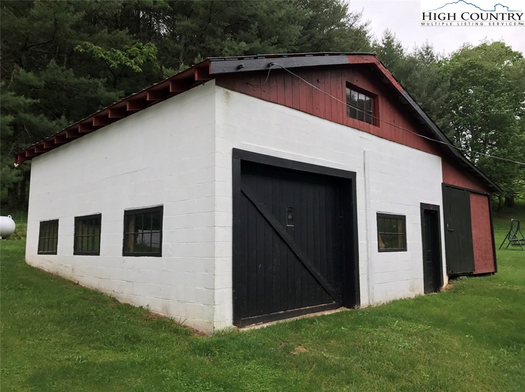 703 George McMillan Road Crumpler, NC 28617 - Photo 3 of 18 Gallery Image 3