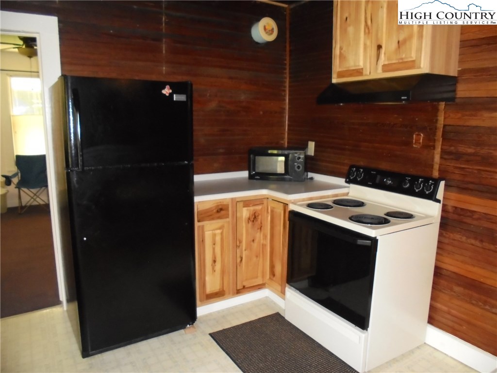 703 George McMillan Road Crumpler, NC 28617 - Photo 7 of 18 Gallery Image 7