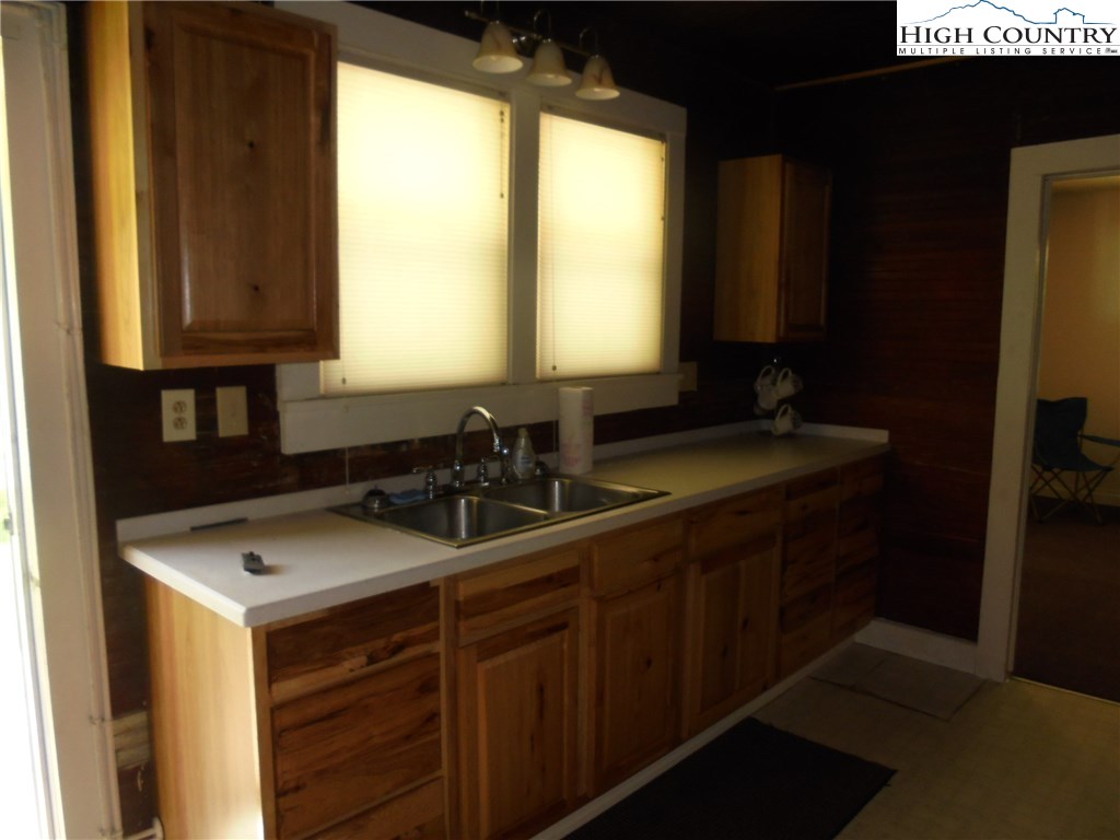 703 George McMillan Road Crumpler, NC 28617 - Photo 8 of 18 Gallery Image 8