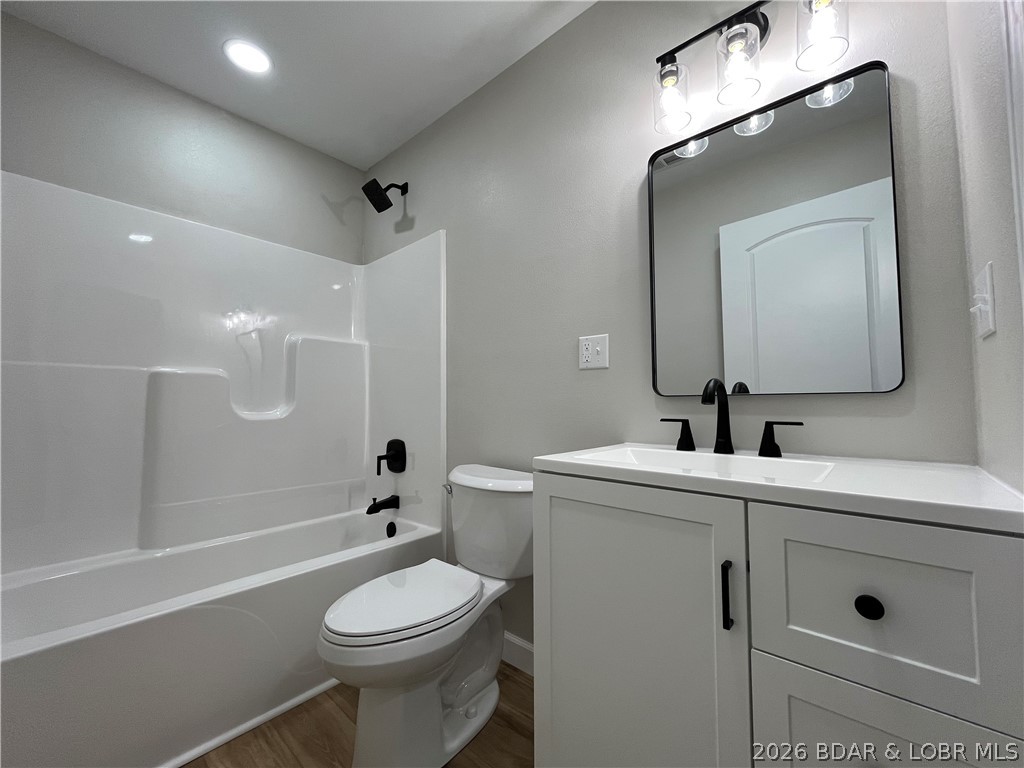 602 West 4th Street Stover, MO 65078 - Photo 21 of 33 Guest bath