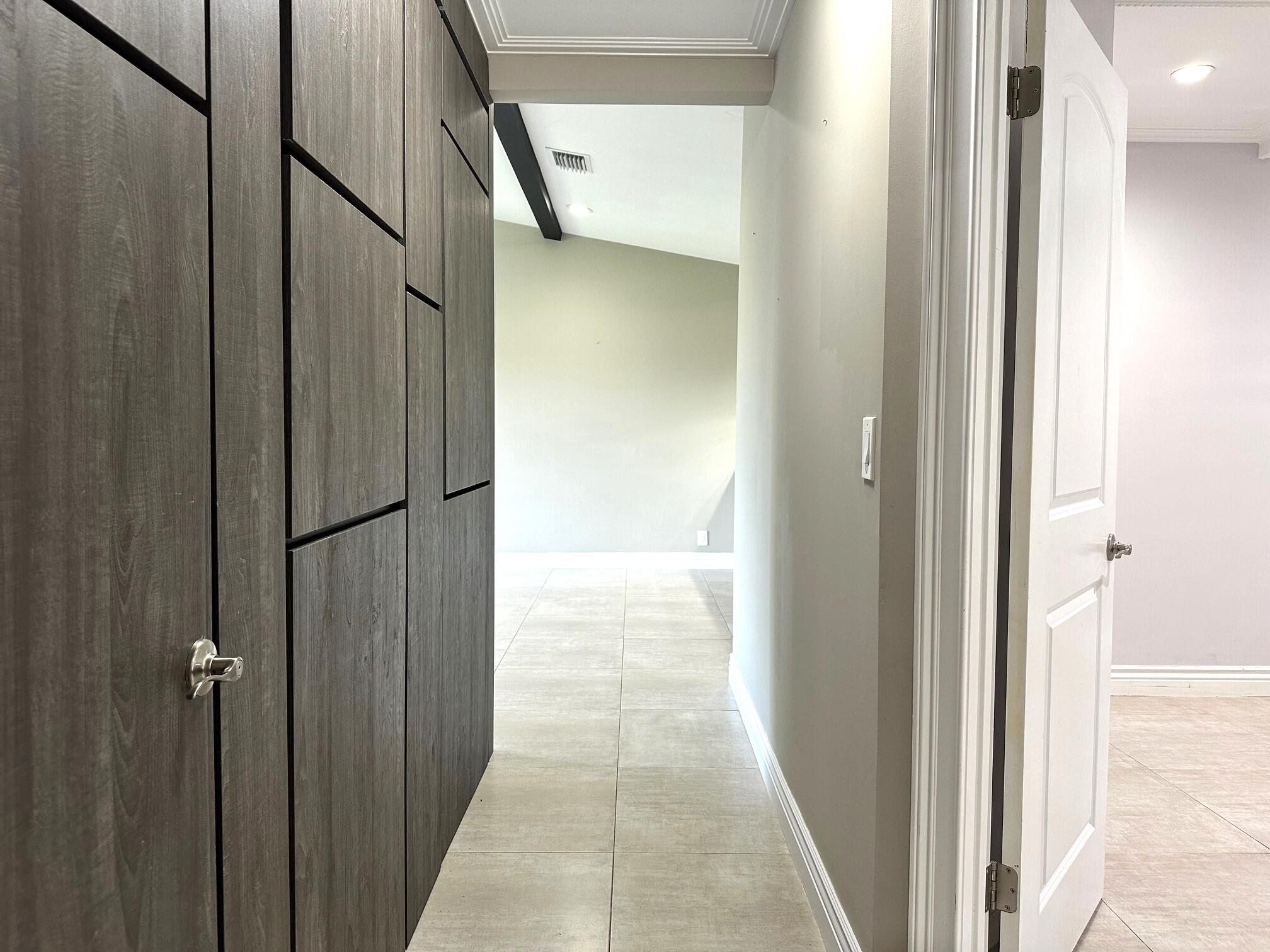 9845 Three Lakes Circle Boca Raton, FL 33428 - Photo 20 of 27 Hallway