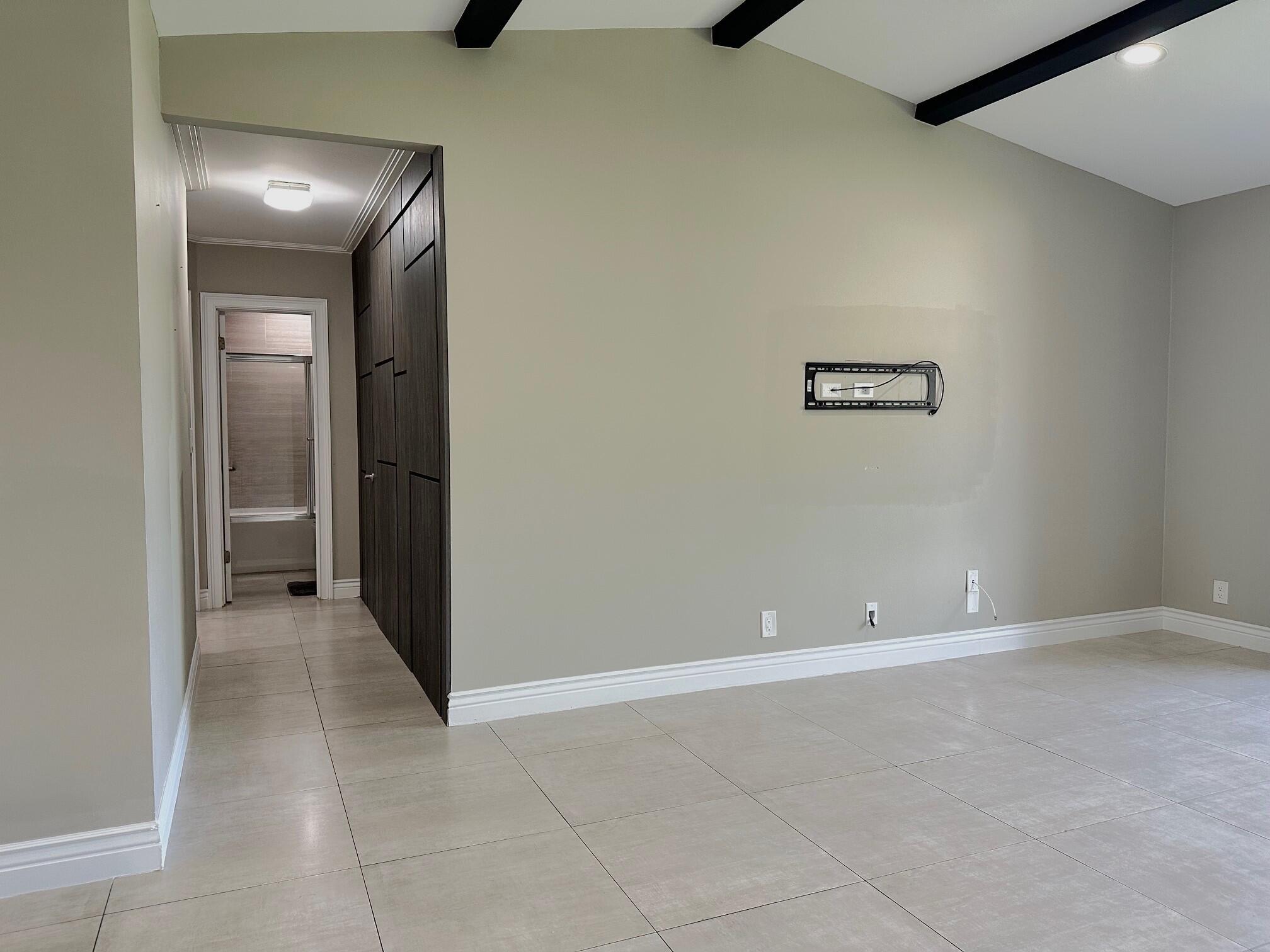 9845 Three Lakes Circle Boca Raton, FL 33428 - Photo 8 of 27 Living Room