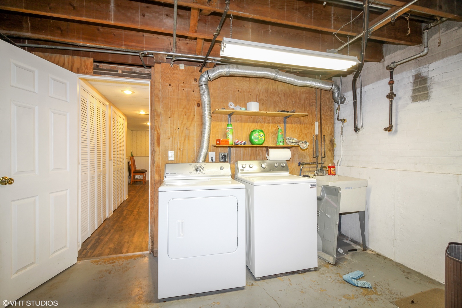 244 Glendale Road Glenview, IL 60025 - Photo 18 of 25 a utility room with dryer and washer