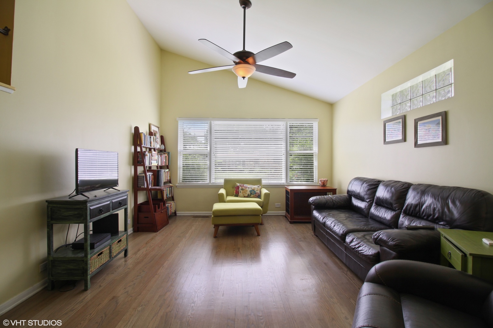244 Glendale Road Glenview, IL 60025 - Photo 2 of 25 a living room with furniture and a window