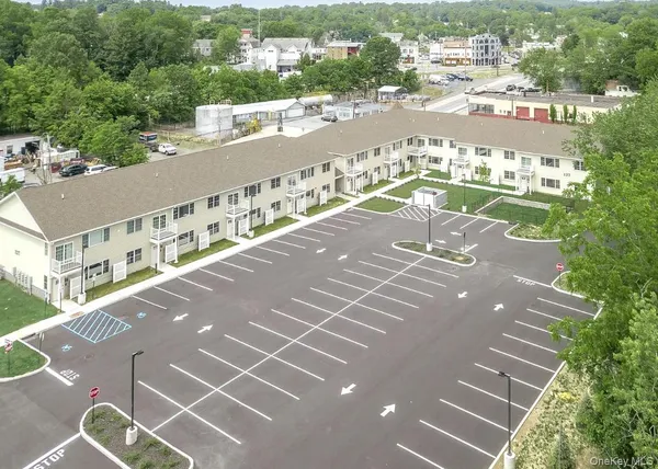 $3,200 | 127 Spring Street, Unit 202, Monroe, NY 10950