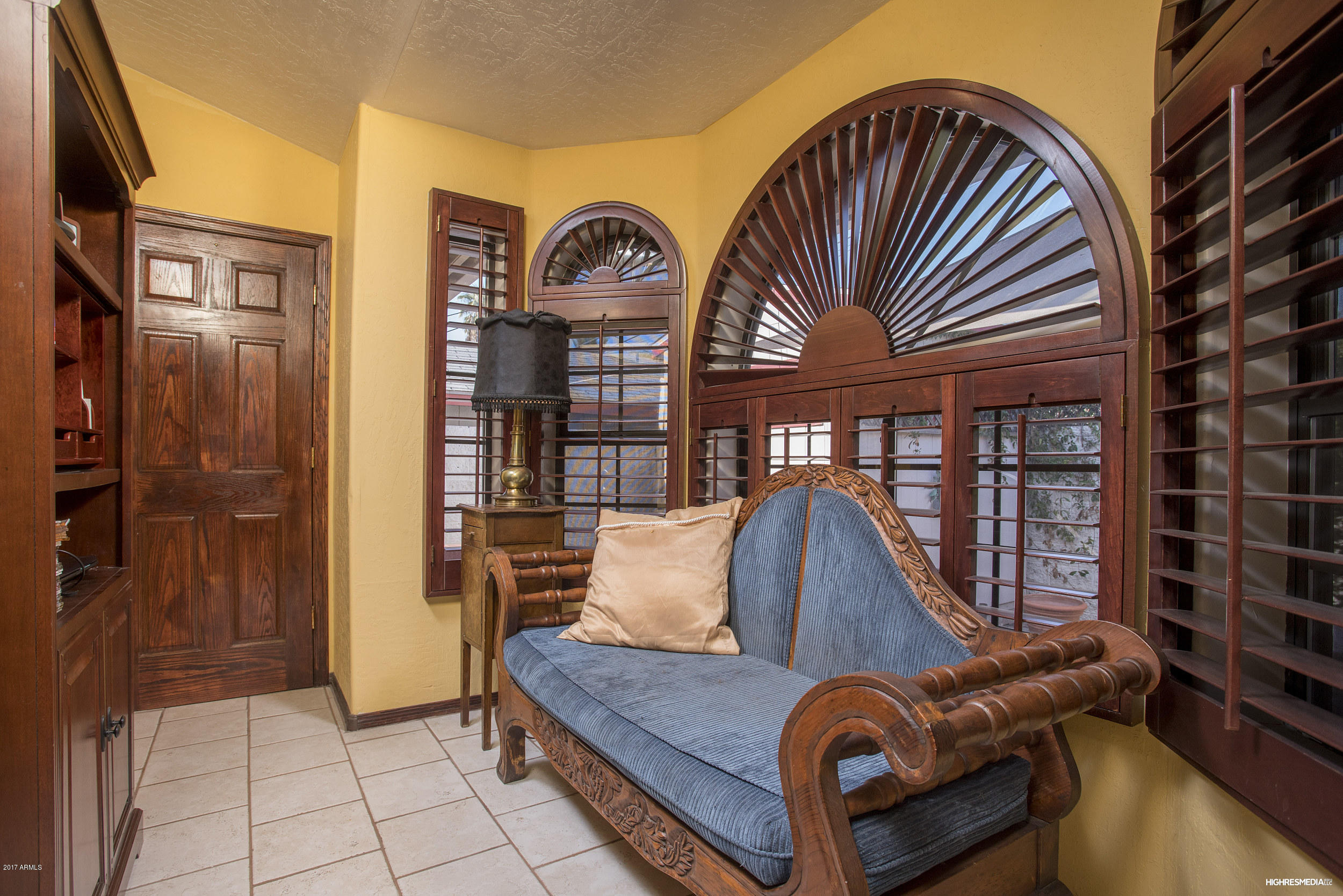 108 West Granada Road Phoenix, AZ 85003 - Photo 20 of 27 a view of front door with seating space