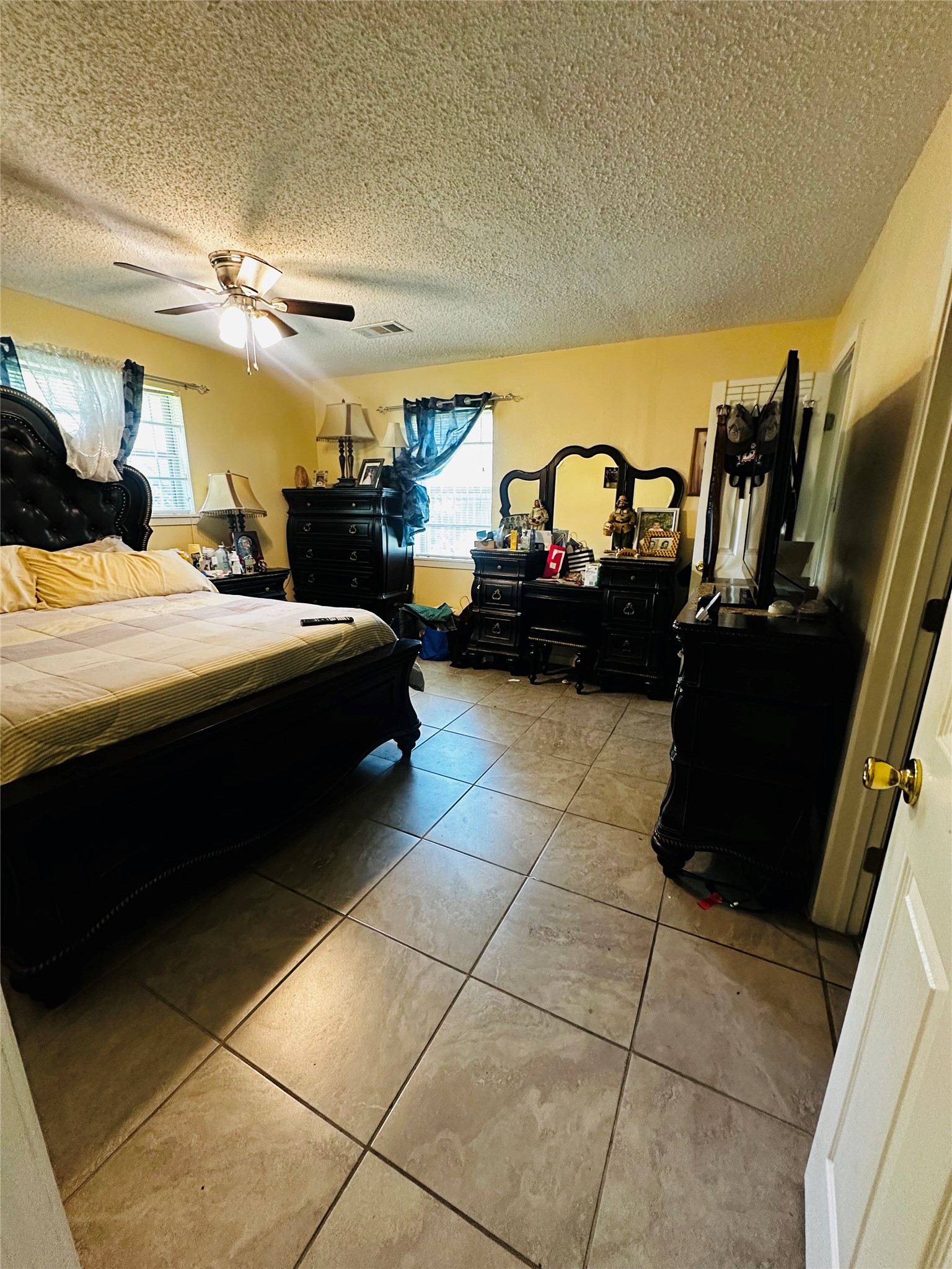 1146 Mitchell Road Houston, TX 77037 - Photo 6 of 14 primary bedroom