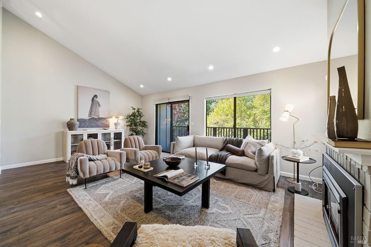 4 Hawk Ridge Court Novato, CA 94949 - Photo 4 of 41 Gallery Image 4