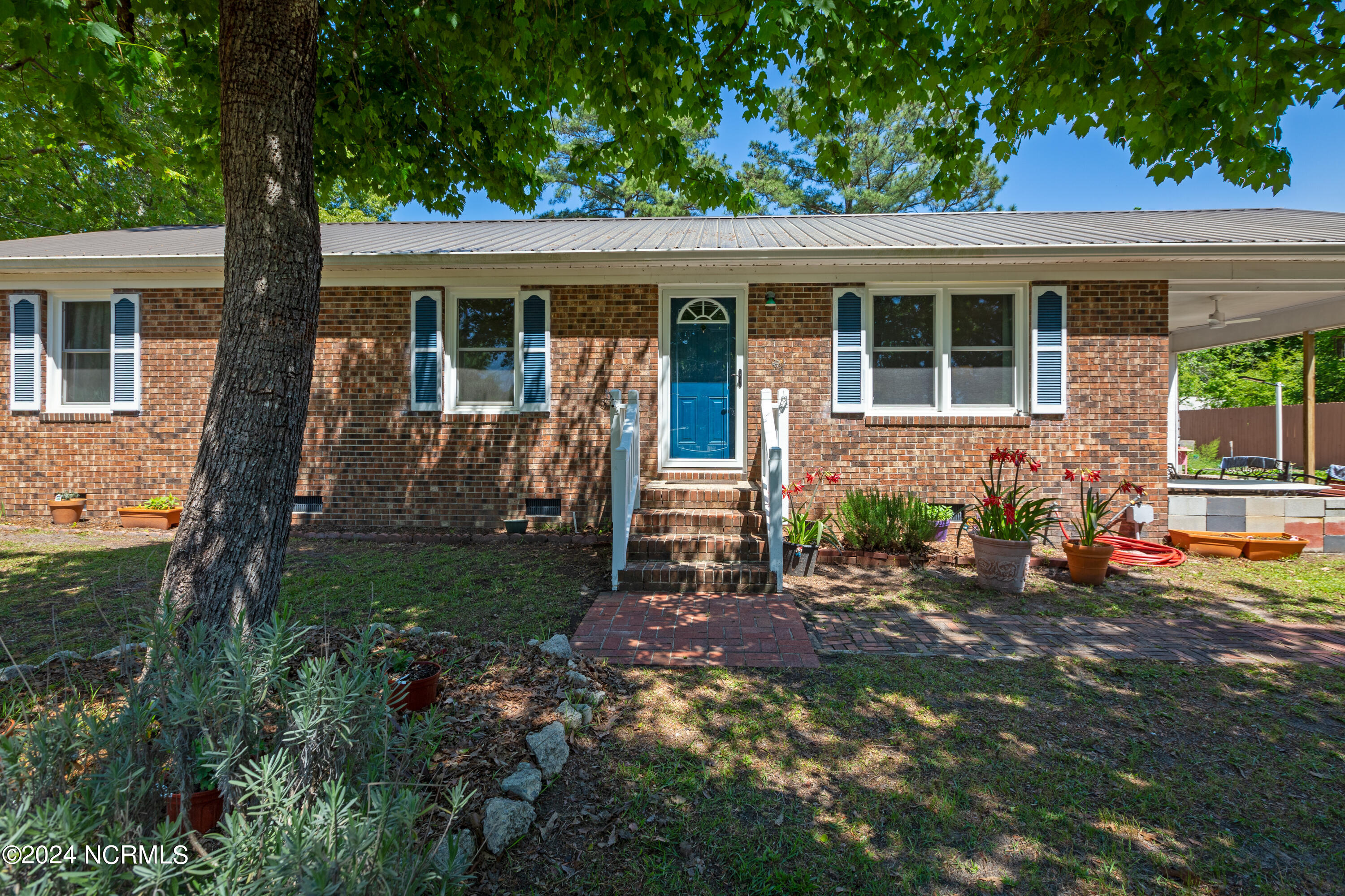 795 Chair Road New Bern, NC 28560 - Photo 1 of 25 Rock I (1421 of 1)