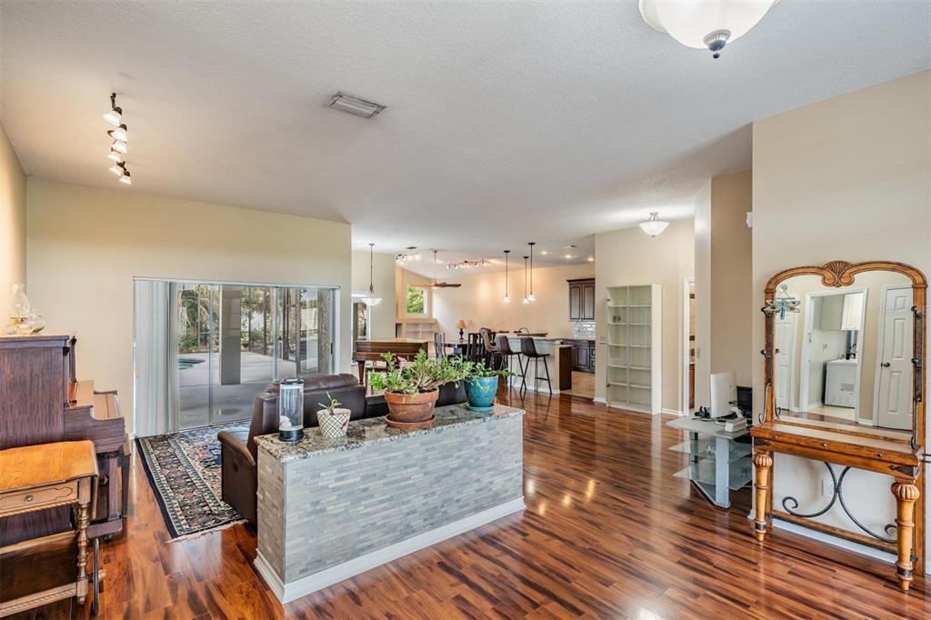 6411 Barton Road Plant City, FL 33565 - Photo 12 of 46 Gallery Image 12