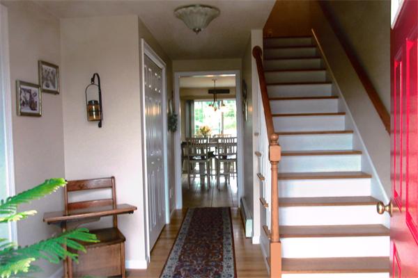 9 Jonathan Circle Rutland, MA 01543 - Photo 2 of 30