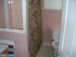 406 Holly Road Yeadon, PA 19050 - Photo 5 of 6 Gallery Image 5