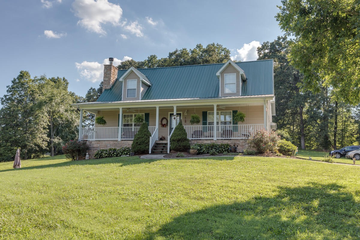 313 Gage Road Philadelphia, TN 37846 - Photo 3 of 21 a view of house with yard in front of it
