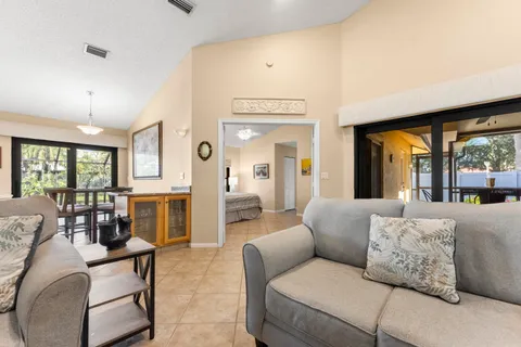 $615,000 | 107 Executive Circle, Boynton Beach, FL 33436