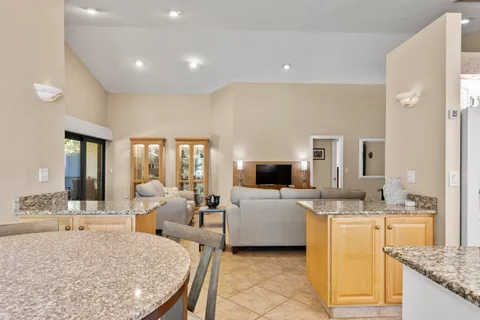 $615,000 | 107 Executive Circle, Boynton Beach, FL 33436